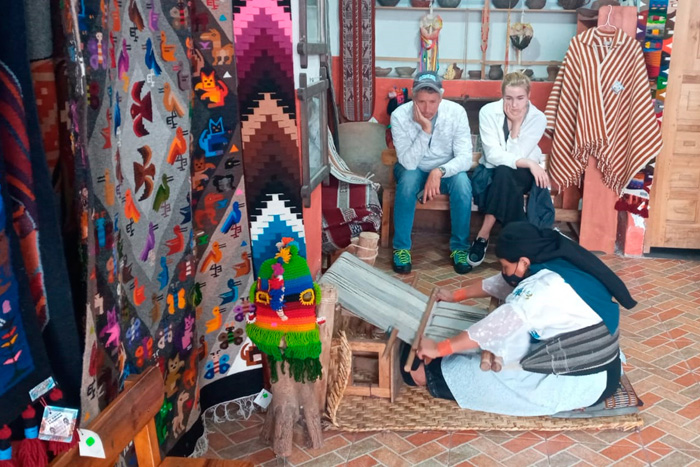 Trips to Otavalo, Peguche, Cuicocha, Plaza de Ponchos, tours to the indigenous market